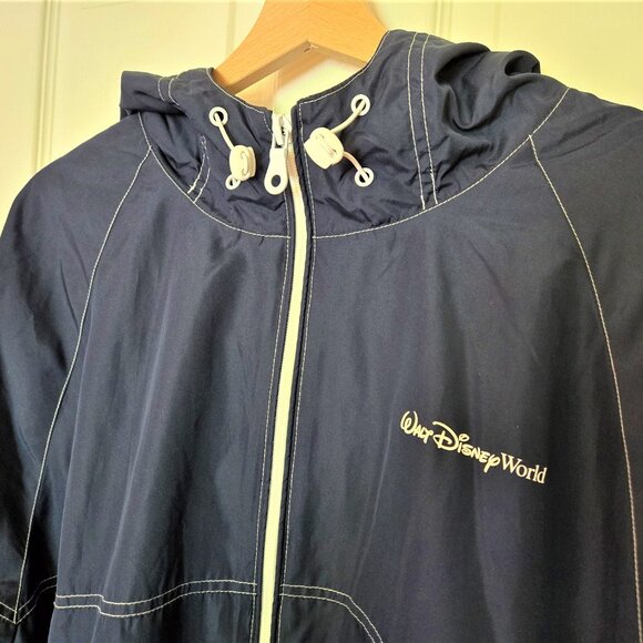 Mens XL Fully mesh lined hooded DISNEY windbreaker - Picture 2 of 10
